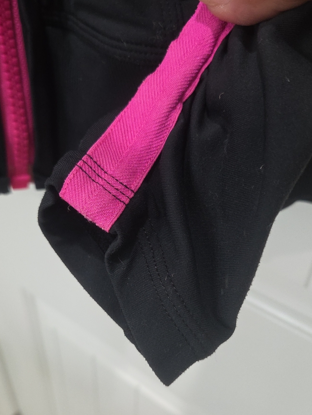 Lululemon Black Flash Pink In Stride Full Zip Luon Jacket - Size 6 - Picture 5 of 8